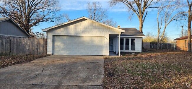 Building Photo - 1007 N Roselawn Dr Rental