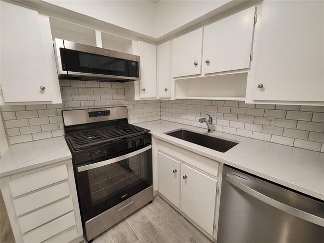 Photo - 2308 Barton Village Cir
