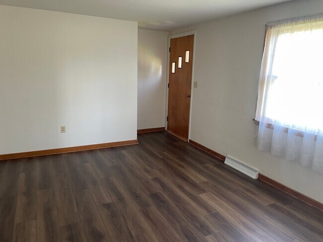 Photo - 420 E Maple St