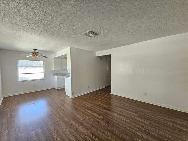 Photo - 209 Northwest Jefferson Cir N Unit 13