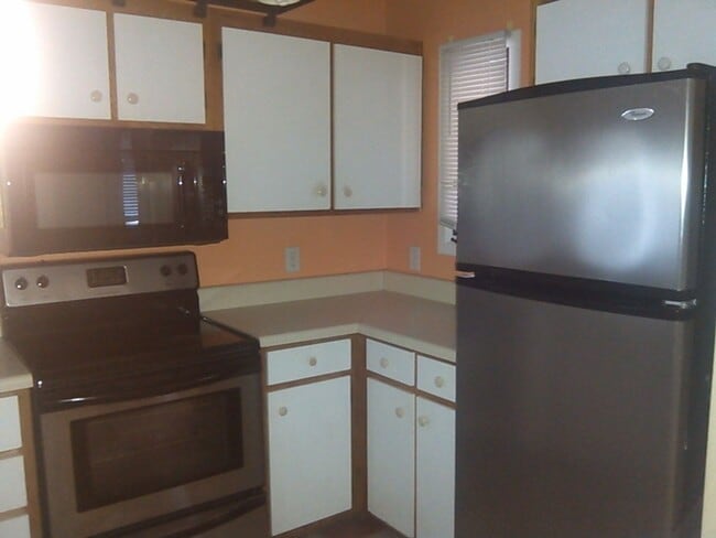 Photo - Chapel Hill -Mill Creek 4BR/2BA Garden-sty...