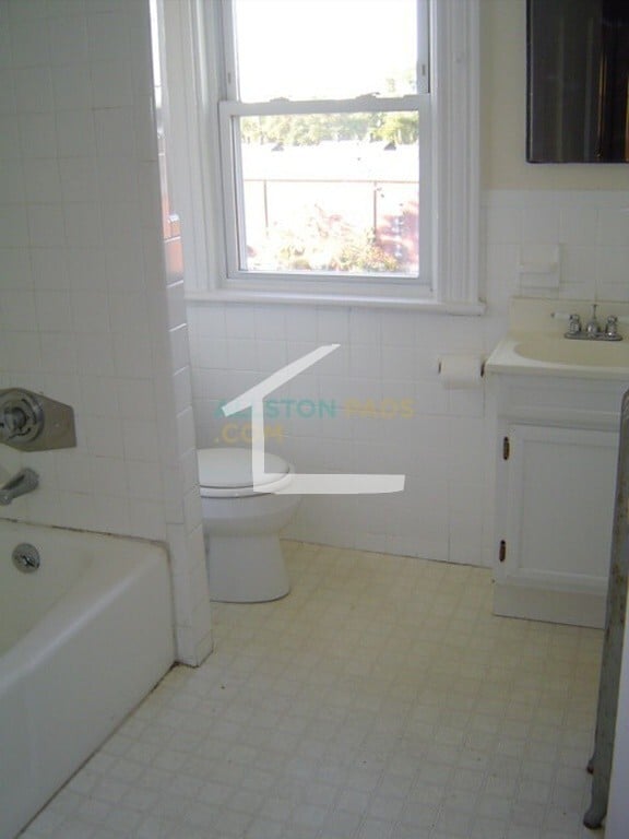 Photo - 140 Brooks St Unidad 2