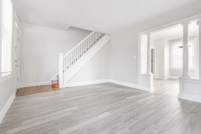 3201 Elmley Ave