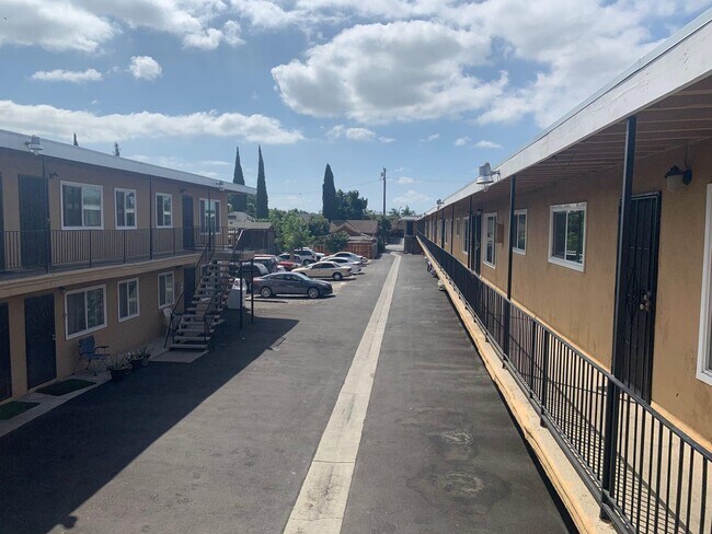 Photo - Bishop Apartments