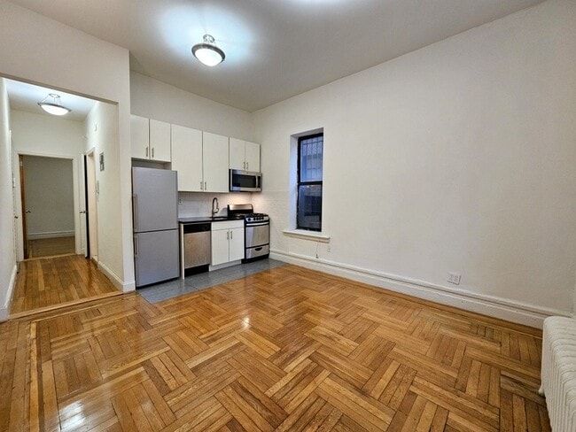 Photo - 664 W 163rd St Unidad 8