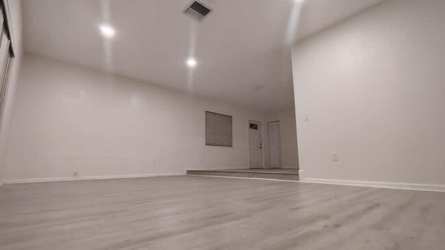 Photo - 2707 Lowson Blvd