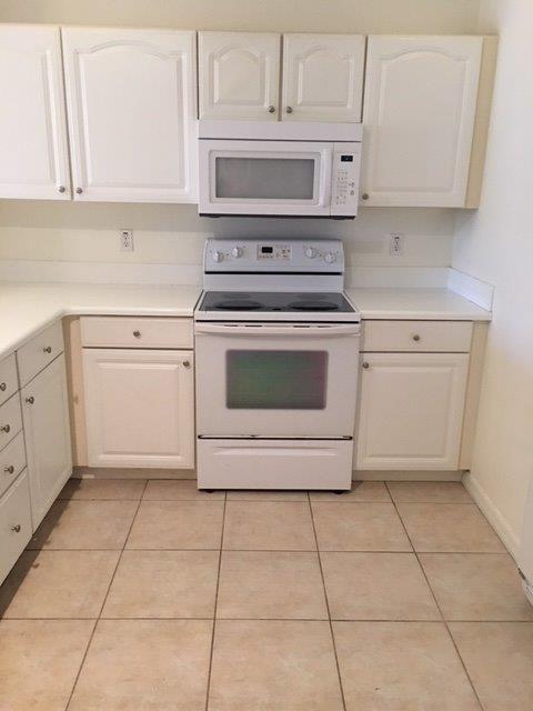 Photo - 900 Canopy Walk Ln