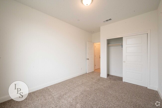 Building Photo - 2022 South/East Fresno Home, 4BR/2BA - Lot...