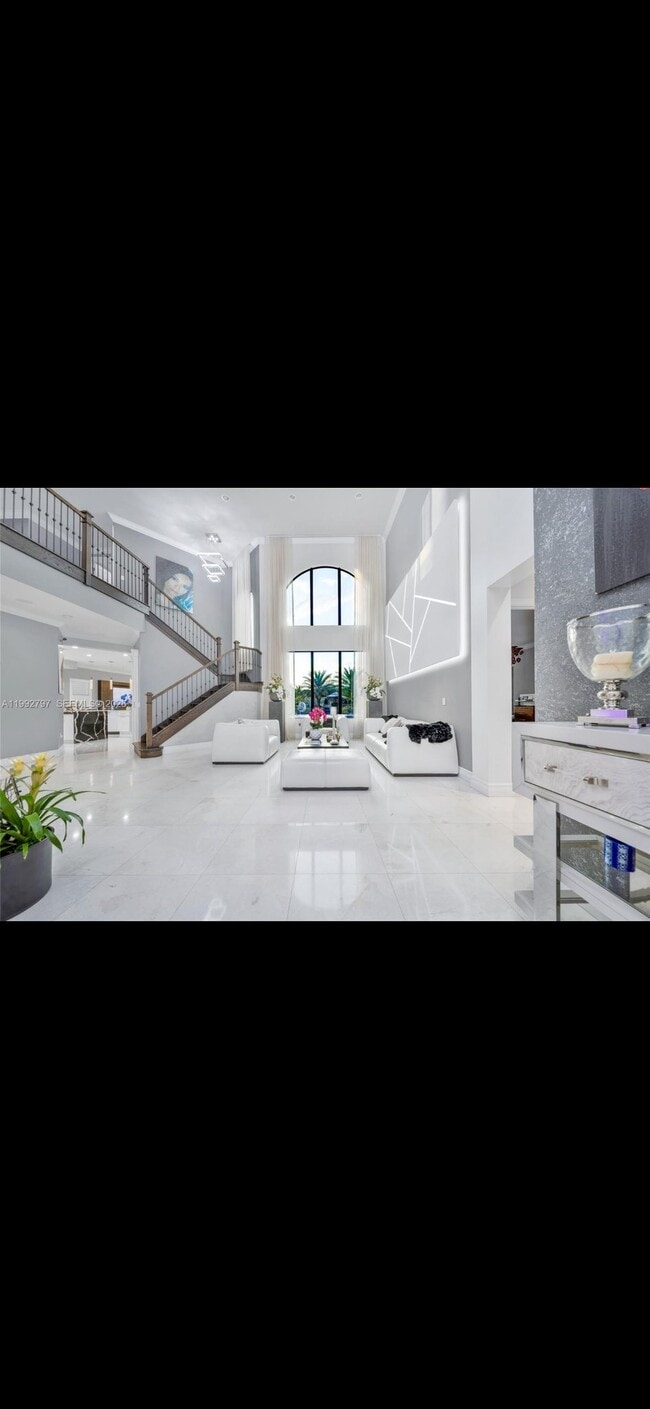 Photo - 16849 Pierre Cir