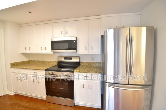Photo - 2121 S Yorktown Ave