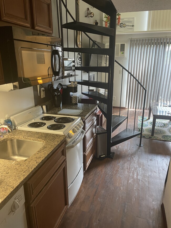 Photo - 803 W Springfield Ave Unit J