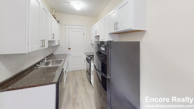 Photo - 61 Kilmarnock St Unit 235-22