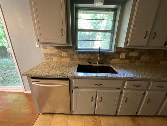 Photo - 706 N 5th St