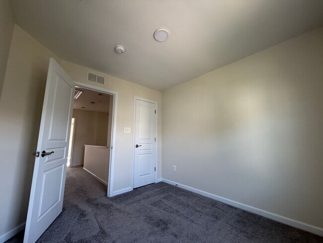 Photo - 43561 Marguerite Way