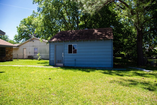 cobertizo/taller - 6500 Woodchuck Dr