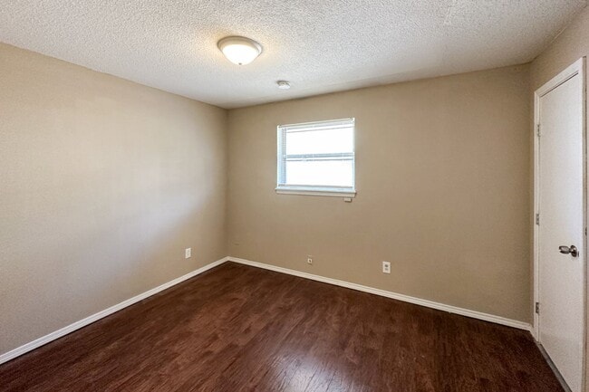 Photo - Beautiful 3 Bed 2 Bath in the Heart of Moore!