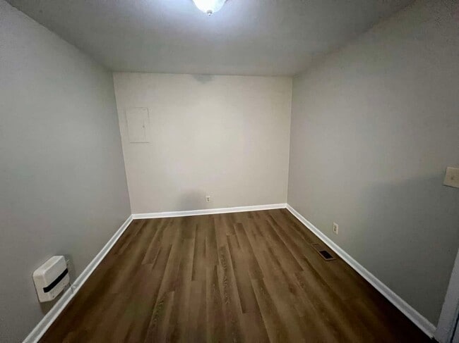 Photo - 3 Bedroom Duplex near Murfreesboro City Center! *Large Carport*