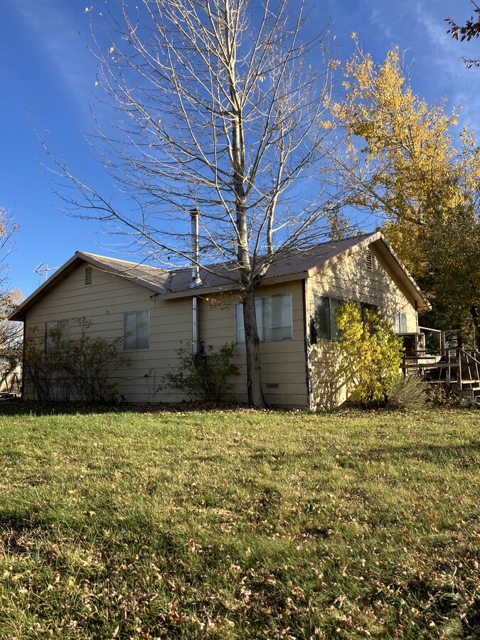 Photo - 449-980-980 Hixon Ln