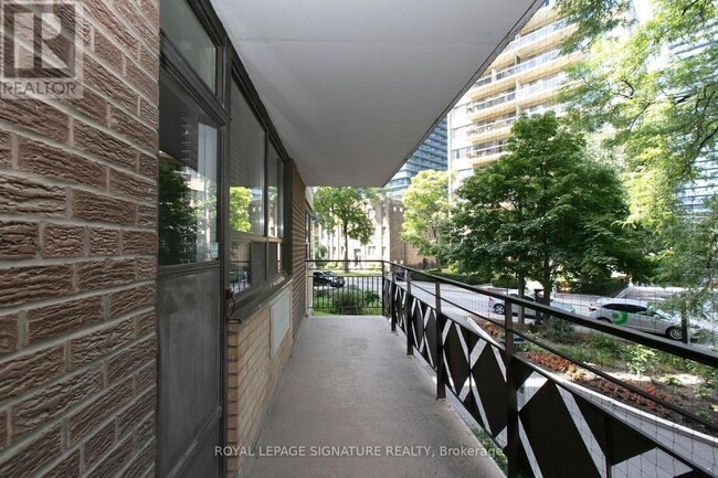 Photo - 55 Isabella St Unit 706
