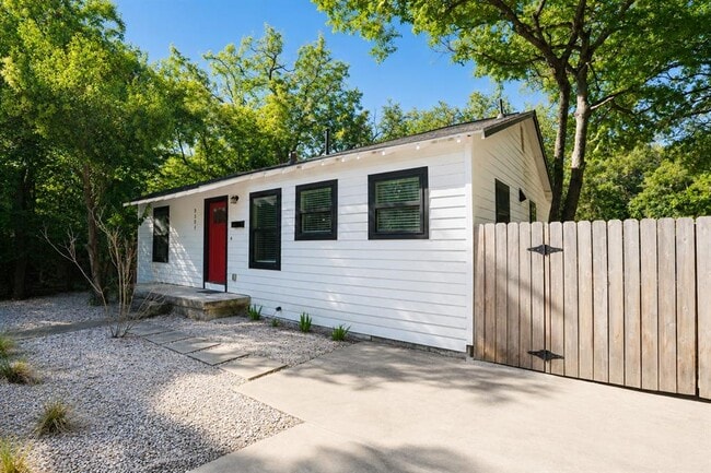 3501 Grayson Ln