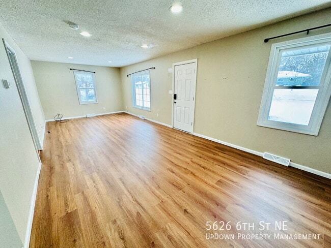 Photo - 5626 6th St NE