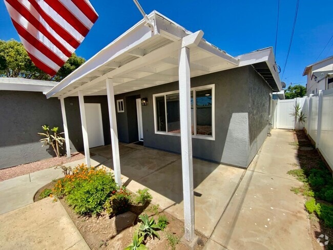 Building Photo - 3 bd/2ba Cottage with alley Access Rental
