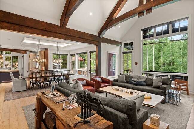 Photo - 289 Exhibition Ln