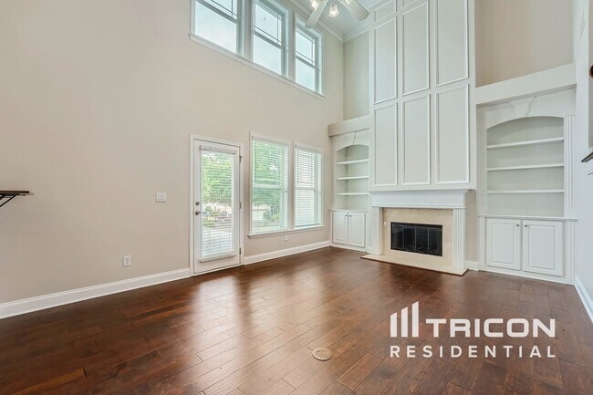 Photo - 3819 Stagecoach Ln