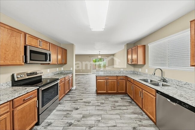 8933 N Country Cove Tr