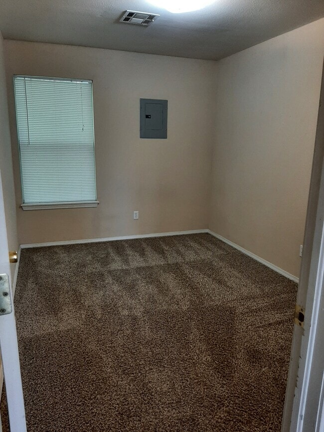 Photo - 124 W Maple Ave