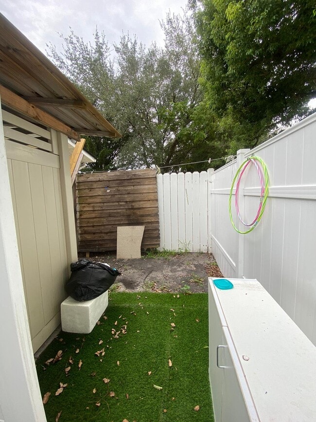 Photo - 830 Royal Oak Dr