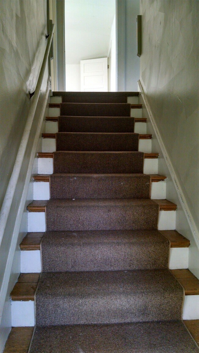 Photo - 18 E Clifford St