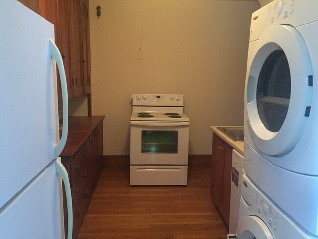 Photo - 68 Ascutney St Unit Apt 3