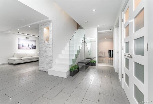 Photo - 536 Oxford Rd