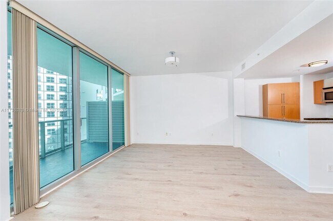 Photo - 300 S Biscayne Blvd Unit T-1905