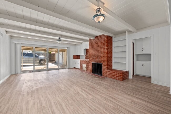 Building Photo - Oversized detached garage!