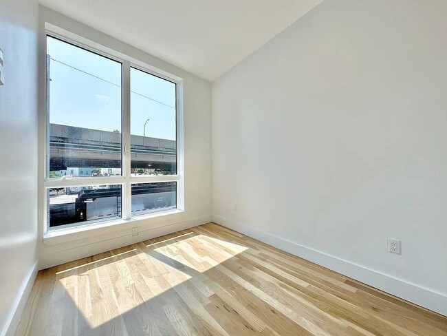 511 Meeker Ave