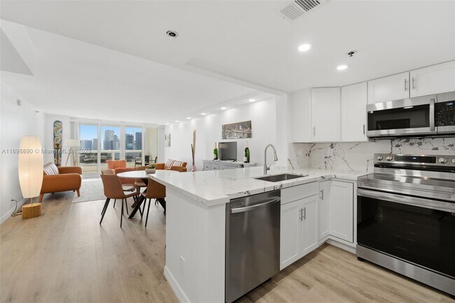 Photo - 1717 N Bayshore Dr Unidad A-2655