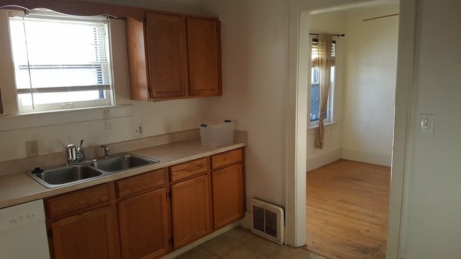 Photo - 1004 Cleo St