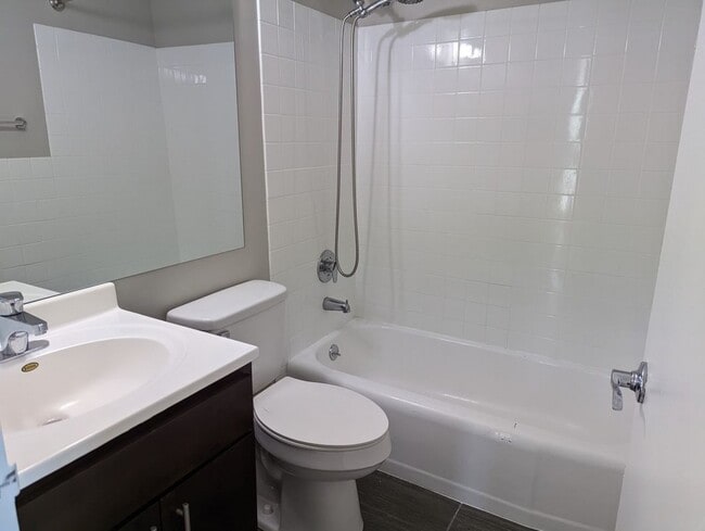 Photo - 5600 N Sheridan Rd Unit 5A