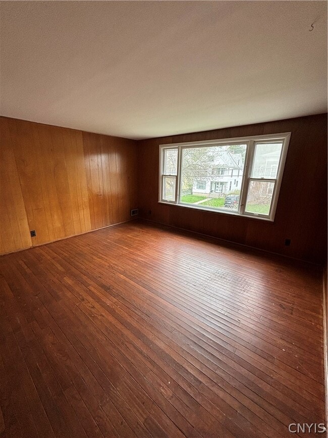 Photo - 131 West St