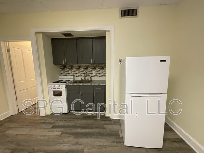 Photo - 5 Center Square Unit 32