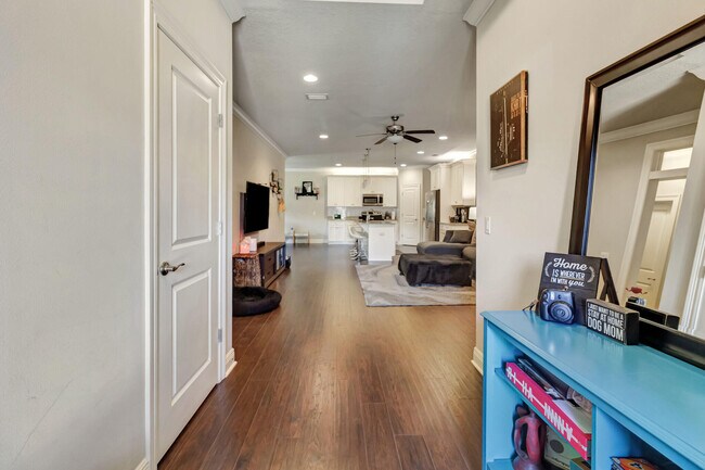 Photo - 2387 Belmont Dr