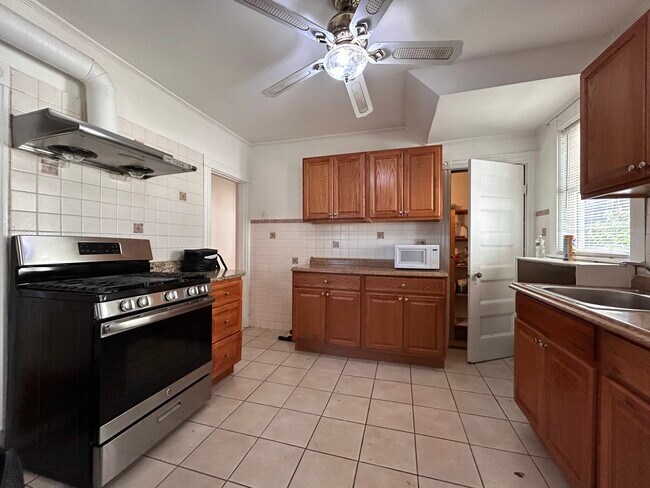 Photo - 108 Brooks St