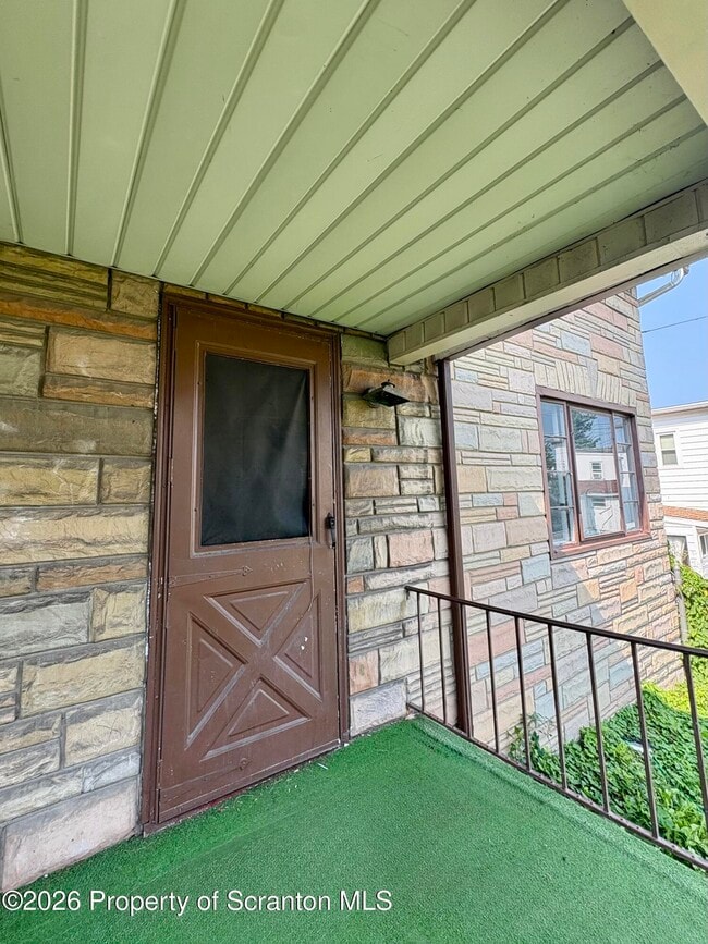 Building Photo - 624 Hemlock St