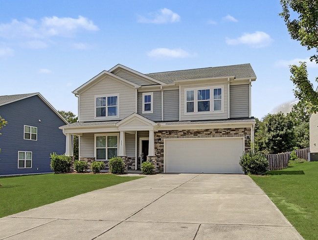 5-Bedroom Home w/ Fenced-in BackYard in Knightdale