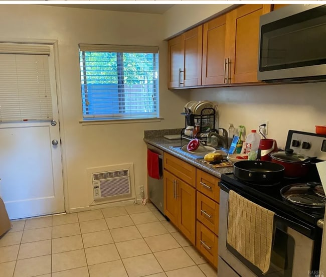 Photo - Adorable 2 bed 1 bath unit located in a 4 Plex close to Downtown Vacaville!!