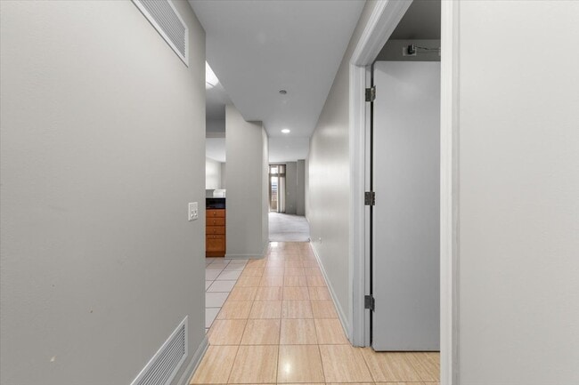 Photo - 530 N Lake Shore Dr Unit 902