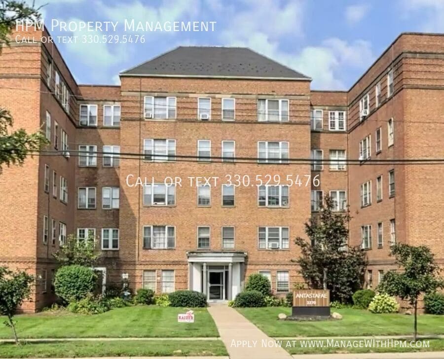 Photo - 3270 Warrensville Center Rd Unit F-306