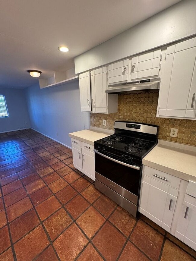 Photo - 3208 E Almartin St